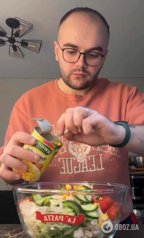 Який смачний салат приготувати з курячим філе: рецепт без майонезу