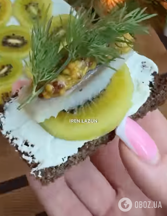 Корисні бутерброди з оселедцем за 2 хвилини: рецепт найкращої зимової закуски