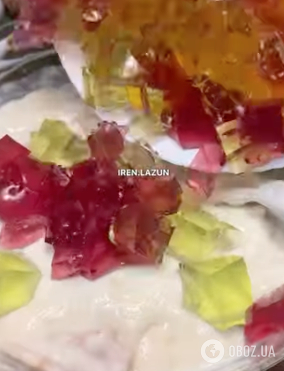 Самый вкусный десерт без выпечки "Битое стекло": понадобится всего три ингредиента