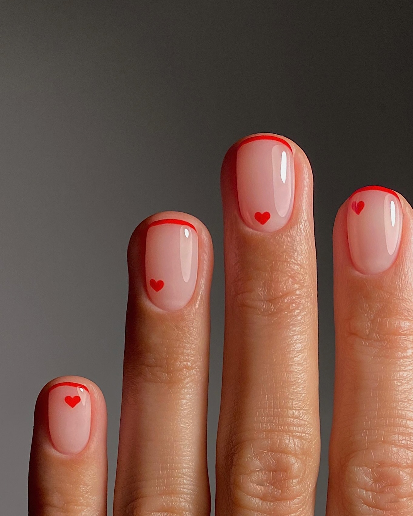 Какой маникюр сделать на День святого Валентина: эффектные и милые идеи