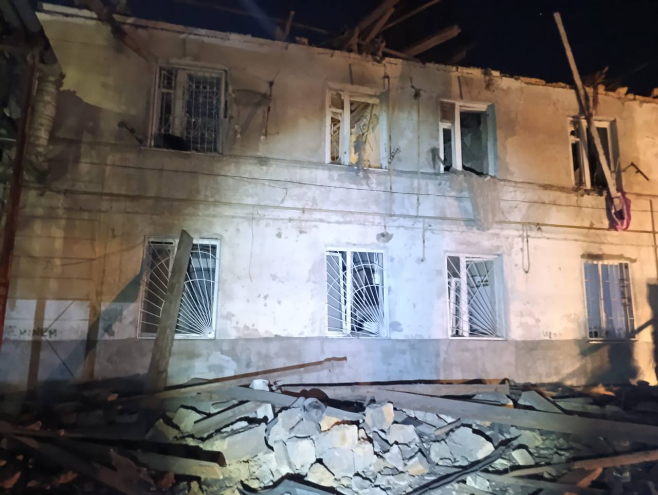 Окупанти вдарили по Одесі дронами: пошкоджено десятки будинків, школу та два дитсадки. Фото