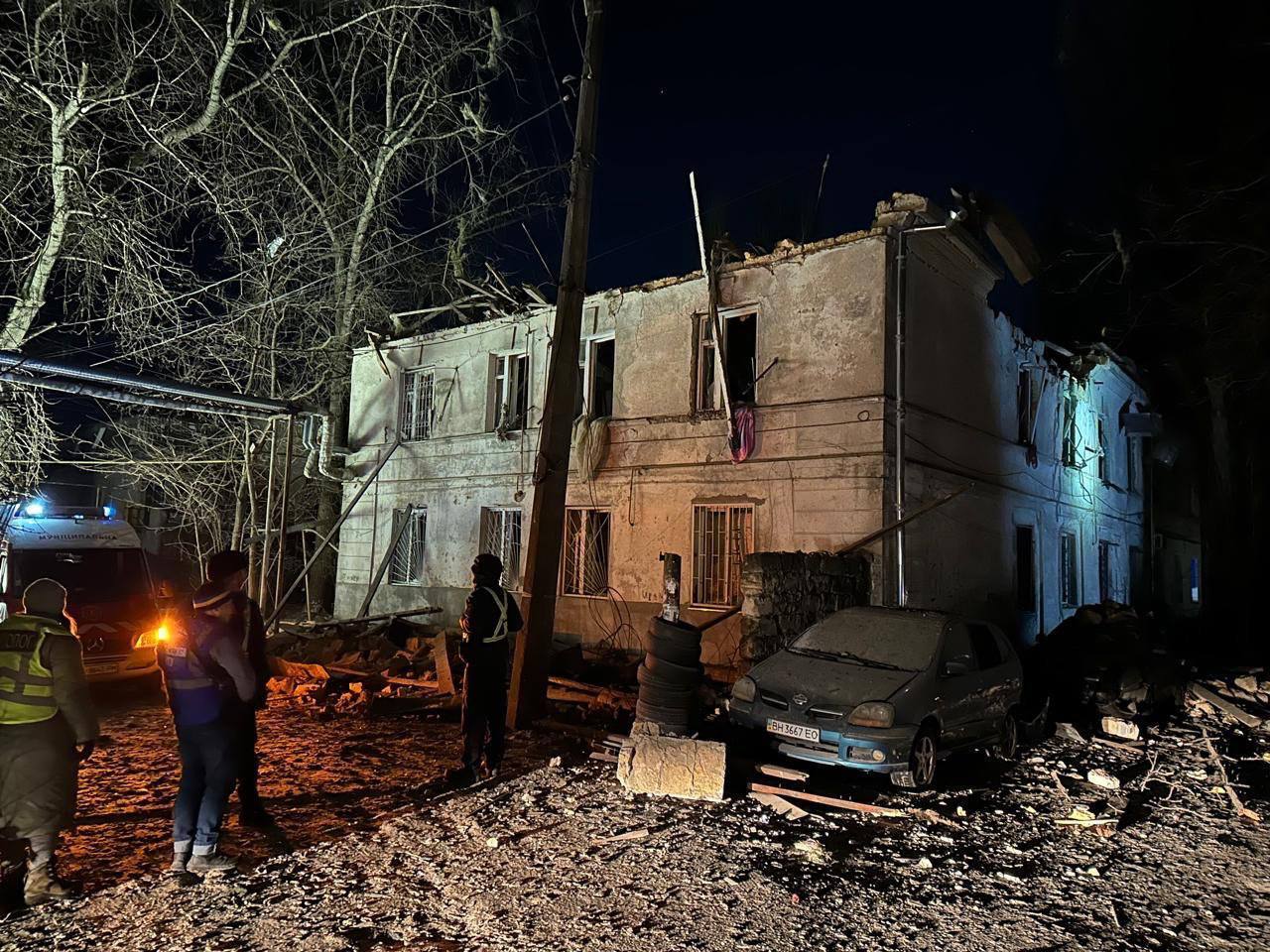 Окупанти вдарили по Одесі дронами: пошкоджено десятки будинків, школу та два дитсадки. Фото