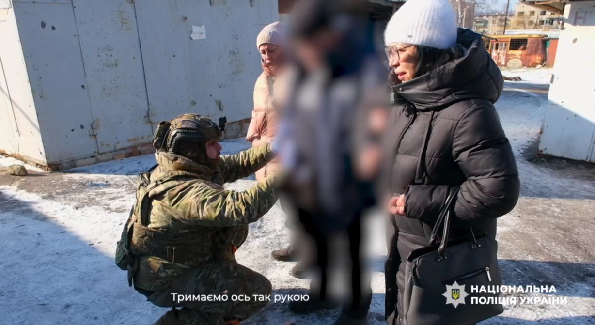 Зупиняли масовані кровотечі: поліція показала перші хвилини після ворожого удару по Дружківці. Відео