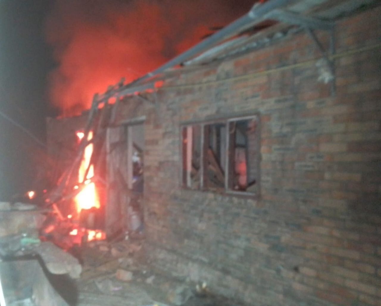 Окупанти вдарили по Дніпропетровщині: сталися пожежі, є загиблі та поранені. Фото