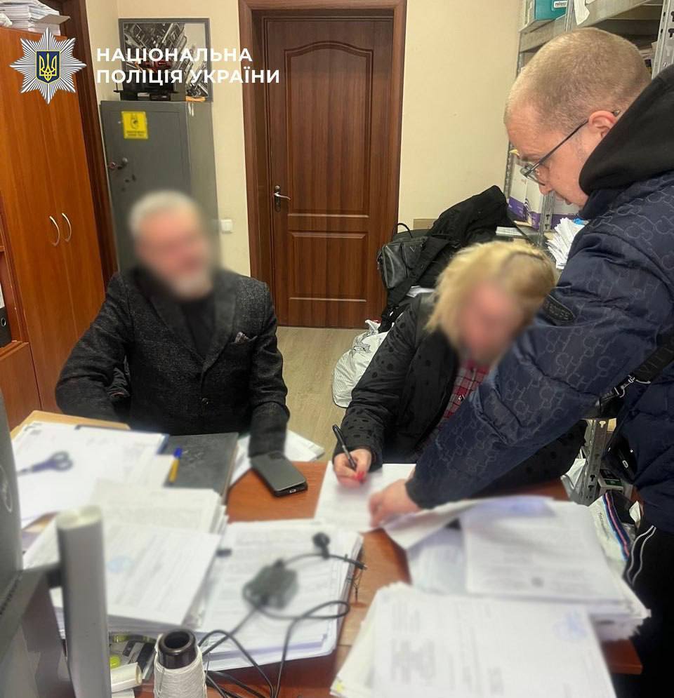 У Києві викрили ще трьох лікарів, які заробляли на ухилянтах: торгували фіктивними довідками. Подробиці справи та фото