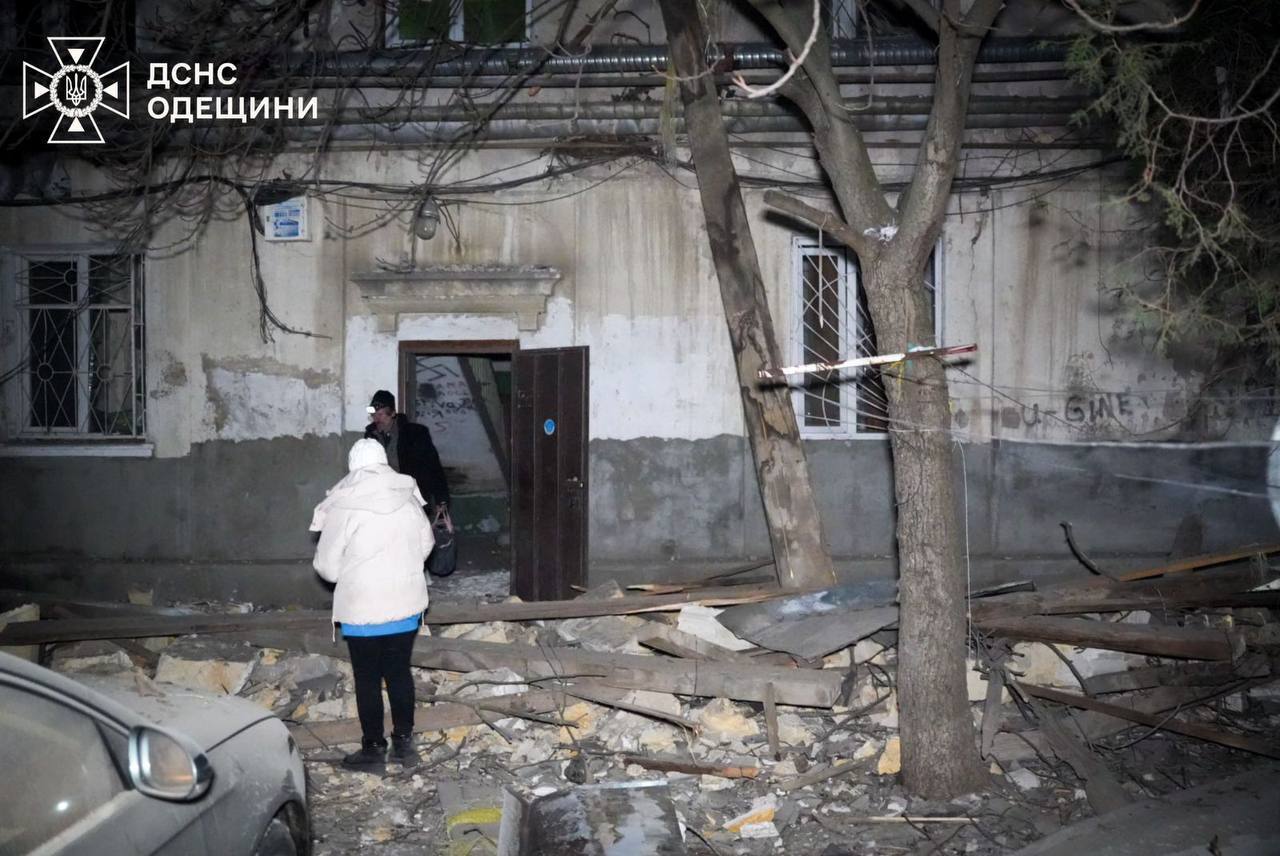 Окупанти вдарили по Одесі дронами: пошкоджено десятки будинків, школу та два дитсадки. Фото