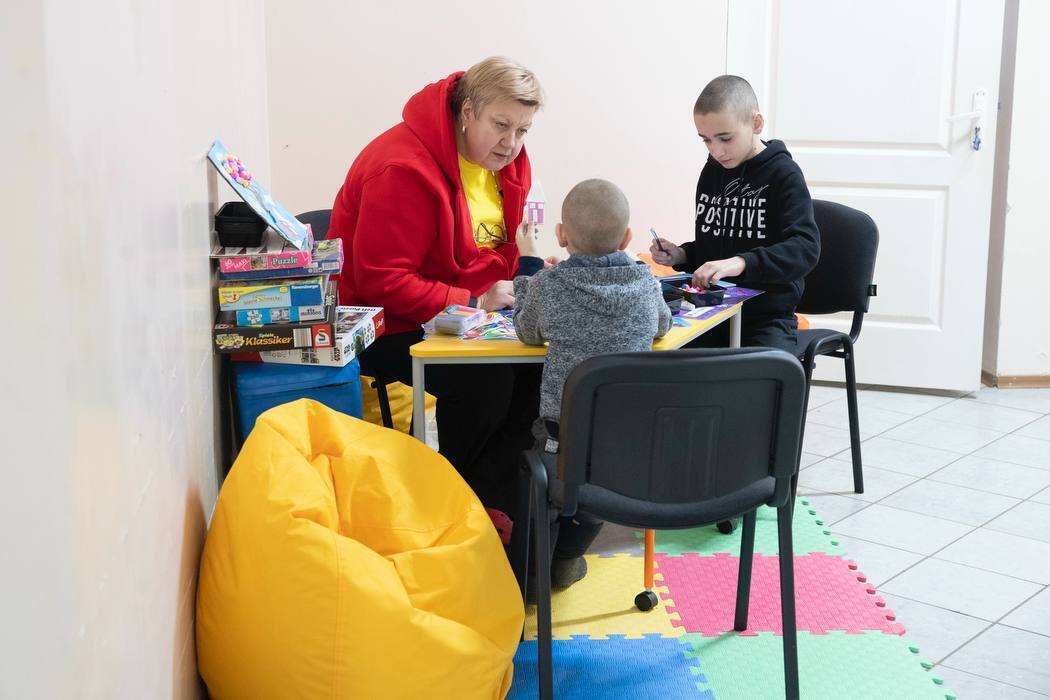 Кличко відвідав санаторій, де розмістили киян, які залишилися без тепла і світла після обстрілів. Фото