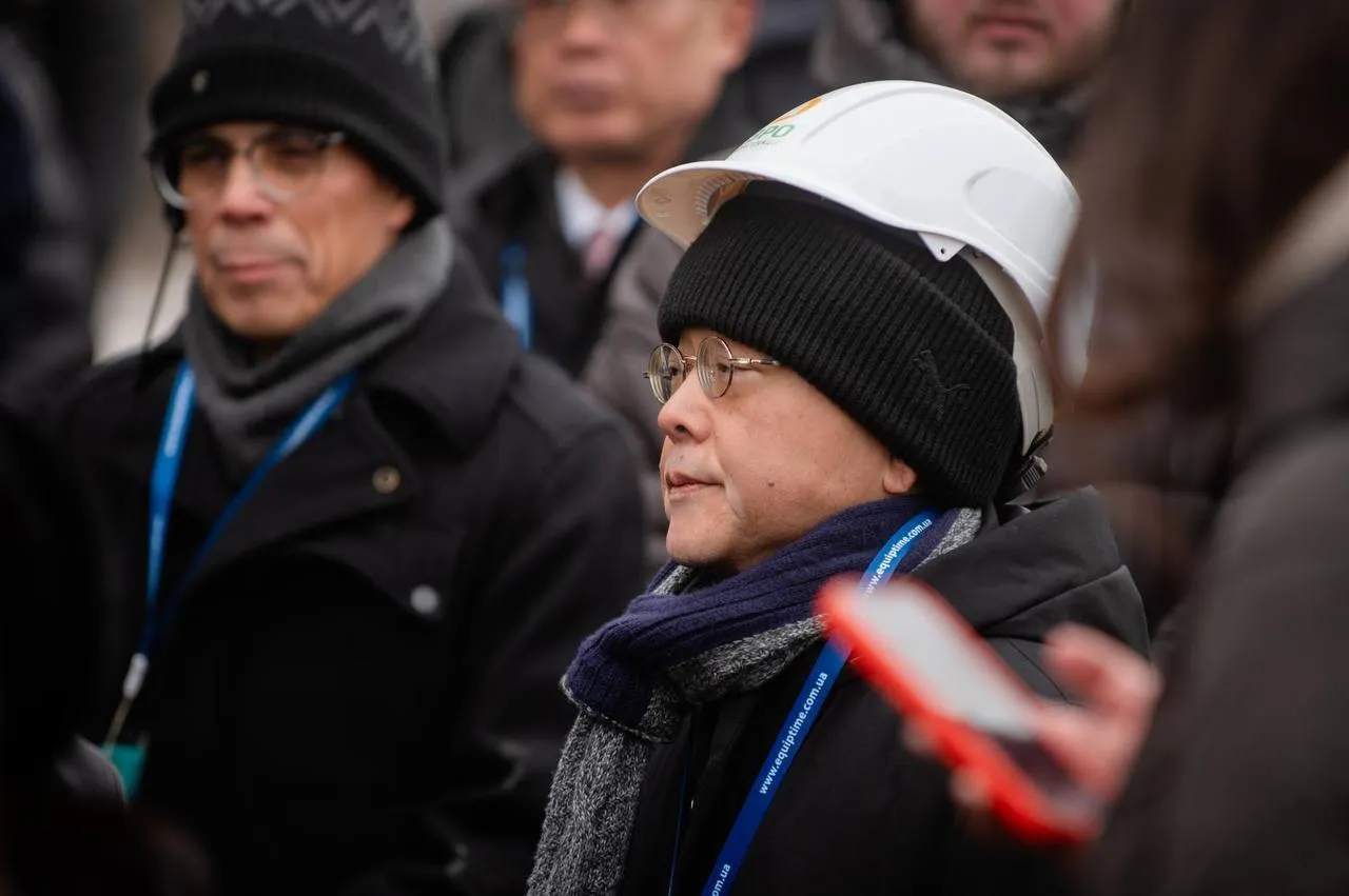 Ударили 5 ракет, станция уничтожена: Кулеба показал кадры с Дарницкой ТЭЦ