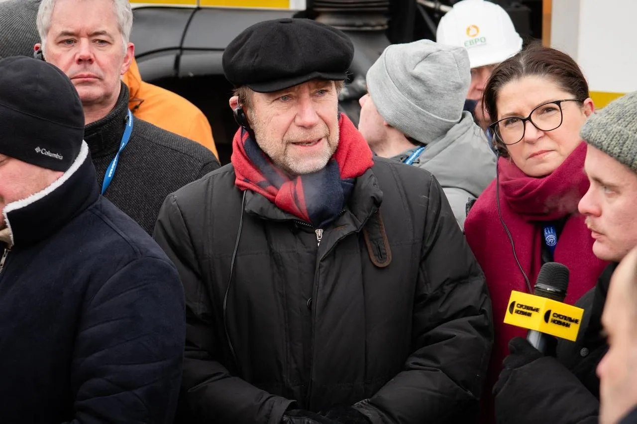 Ударили 5 ракет, станция уничтожена: Кулеба показал кадры с Дарницкой ТЭЦ