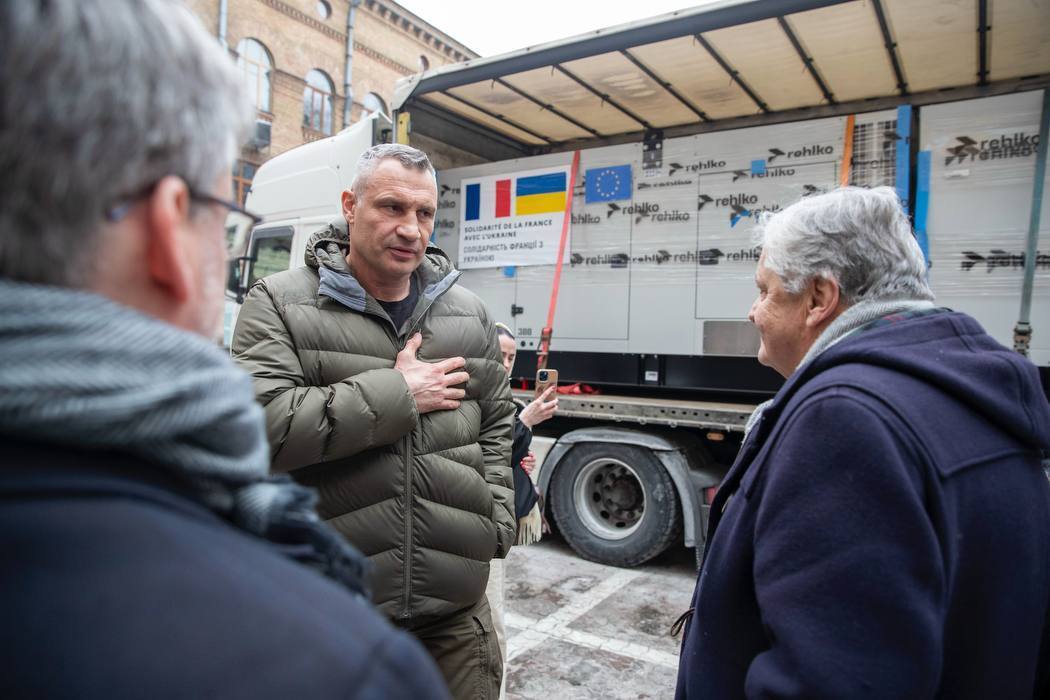 Київ отримав від Франції партію генераторів: Кличко показав обладнання. Фото