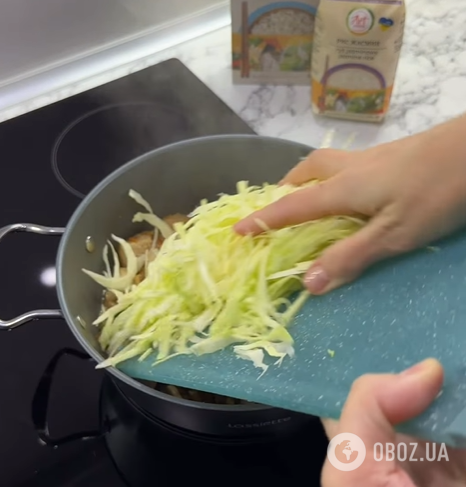 З чим смачно потушкувати капусту на вечерю: рецепт ситної страви