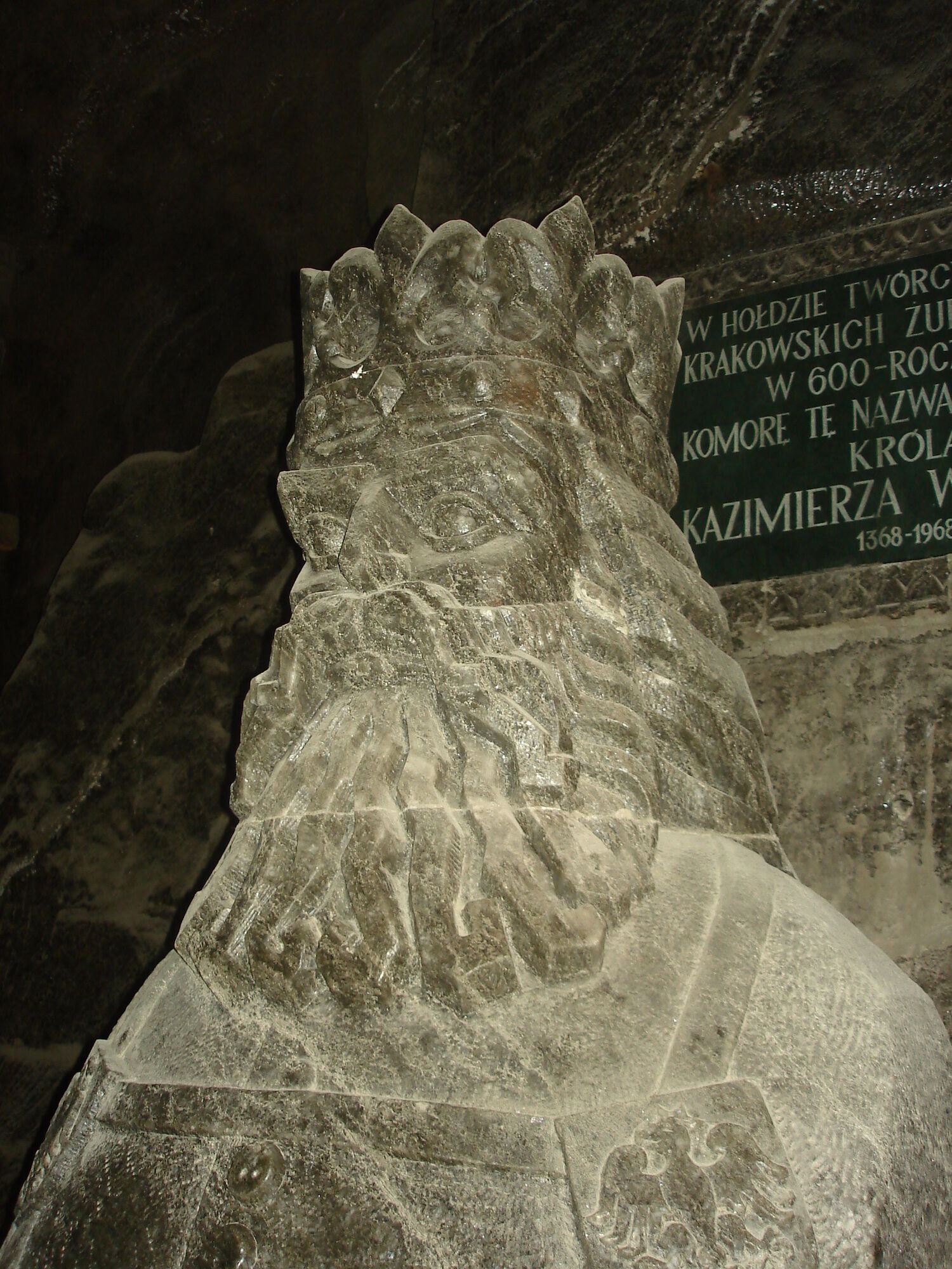 Там часовни, музеи и скульптуры: в Польше есть подземный город из соли. Фото