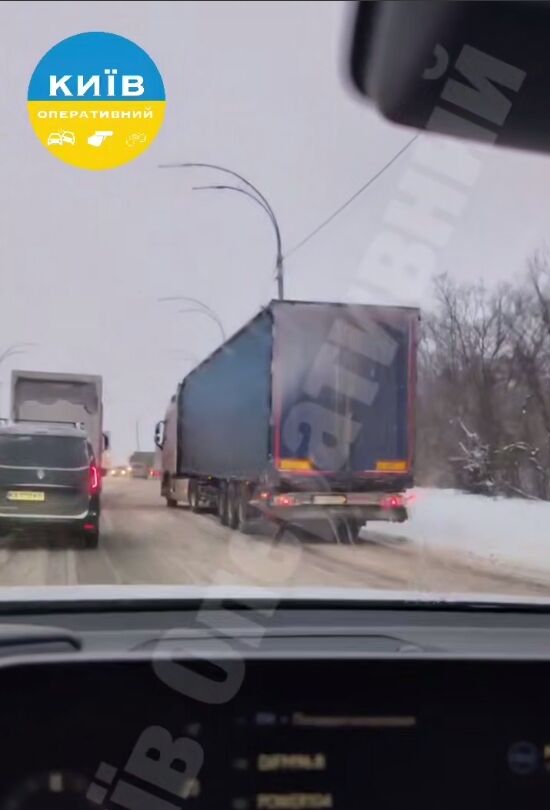 Киев остановился: из-за погоды и ДТП столицу сковали многочисленные пробки. Подробности и видео