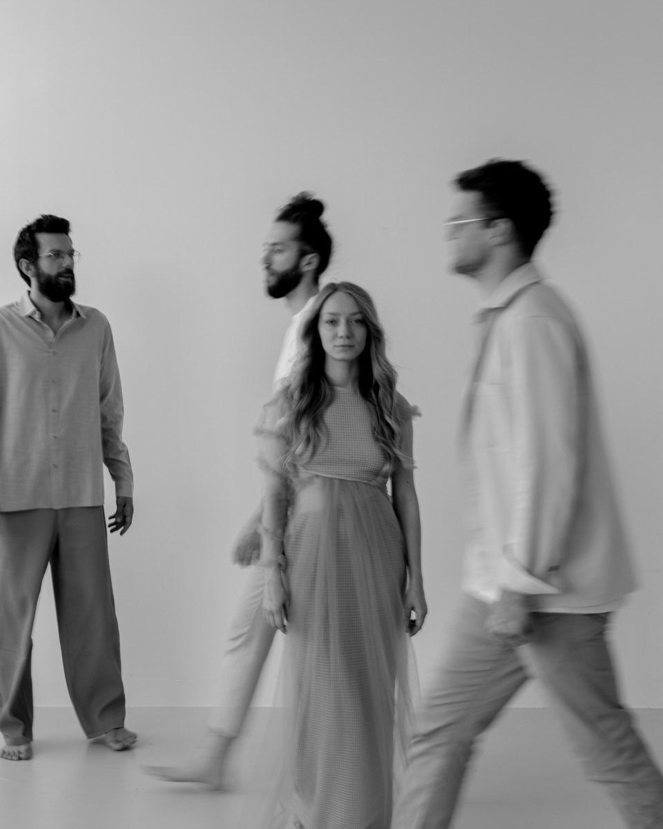 "Добрий день, я в психушці": співачка розповіла, що відбувається за зачиненими дверима психіатричної клініки, та розвіяла популярні міфи