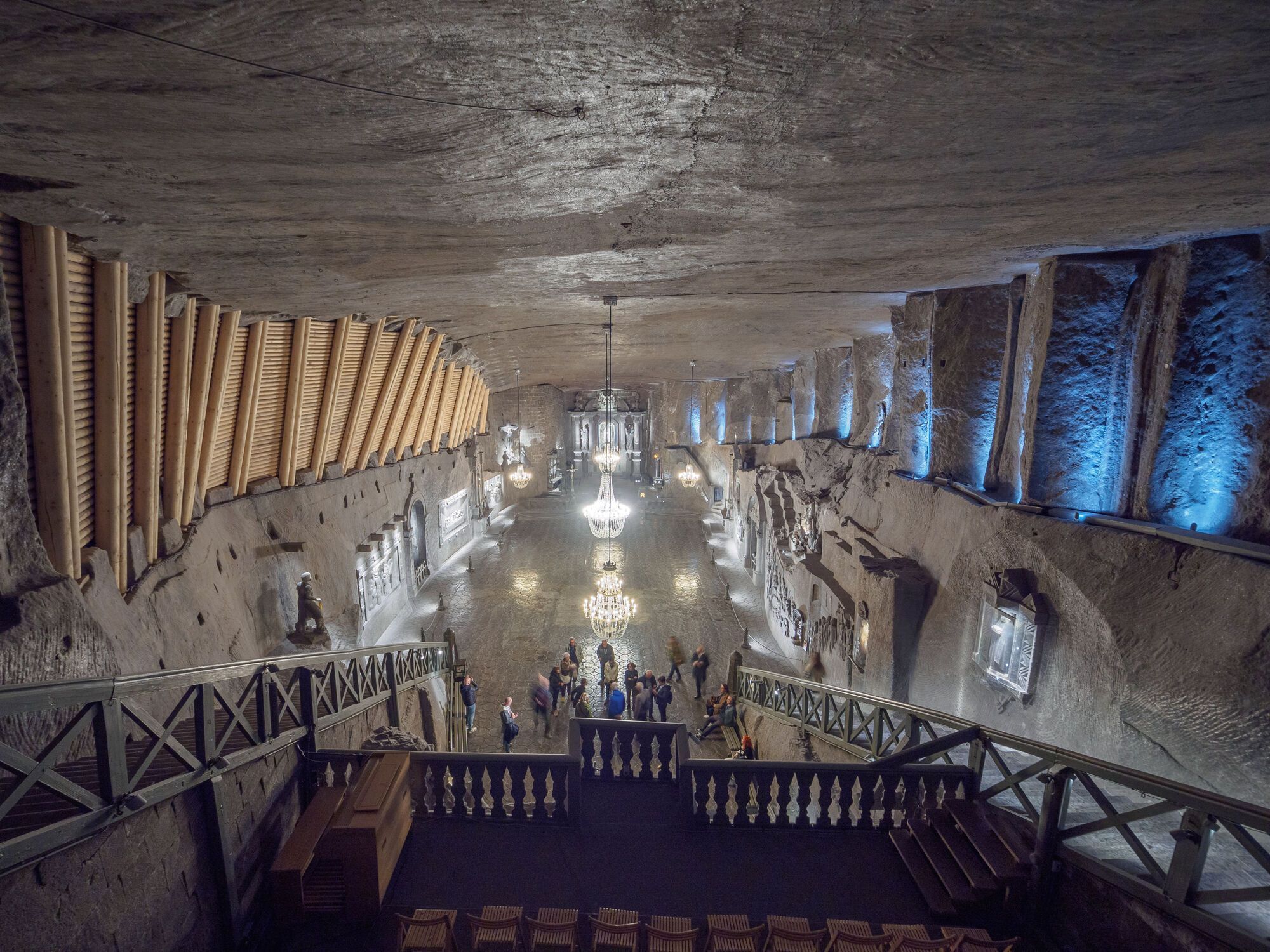 Там часовни, музеи и скульптуры: в Польше есть подземный город из соли. Фото