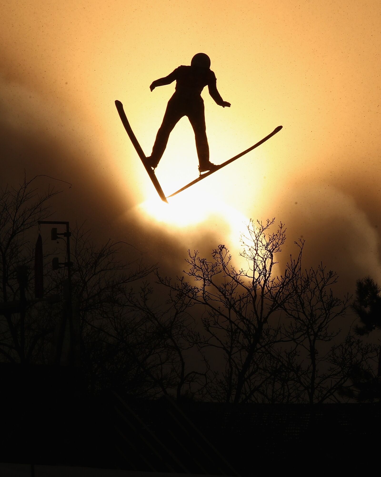 Кто понесет украинский флаг и зажжет огонь, а кто соревнуется еще до начала Игр? Все, что нужно знать об открытии Олимпиады