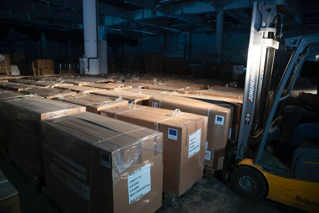 Киев получил первую партию генераторов от ЕС: Кличко показал оборудование. Фото