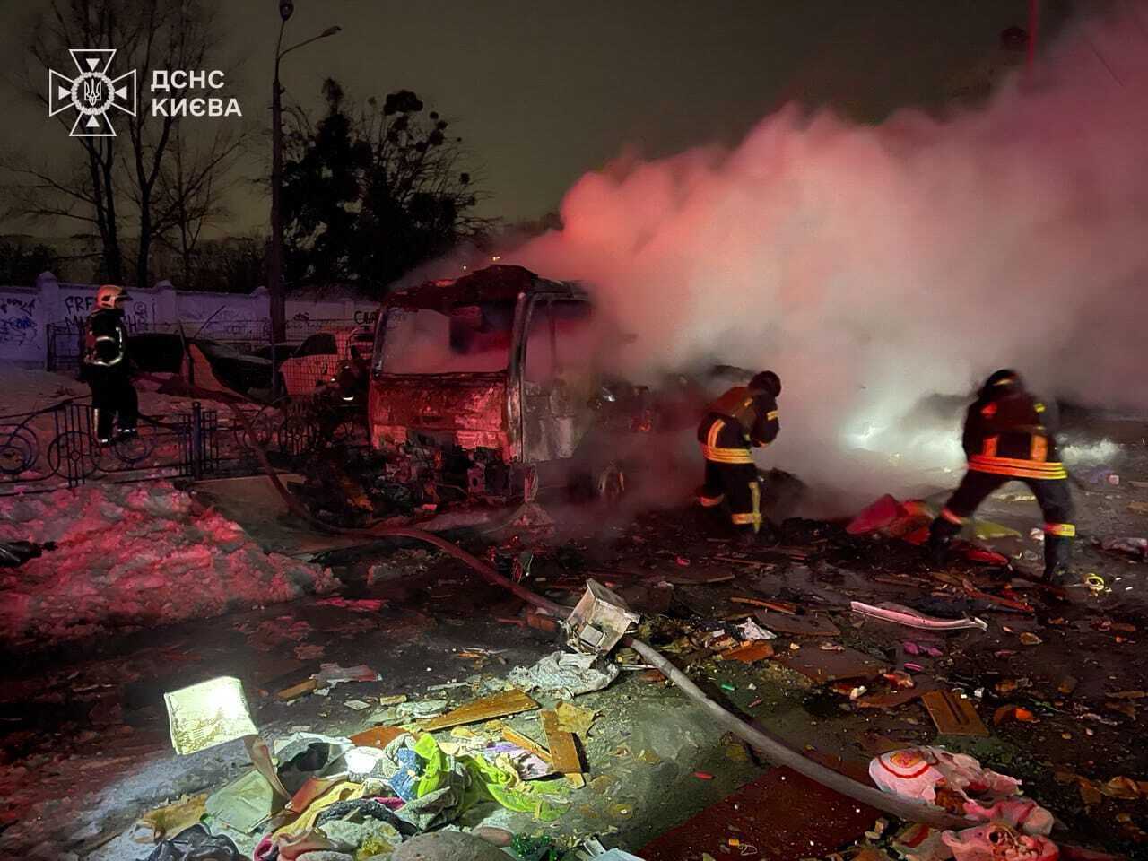 РФ вдарила по Києву та області "Шахедами": є наслідки в кількох районах і постраждалі. Фото і відео