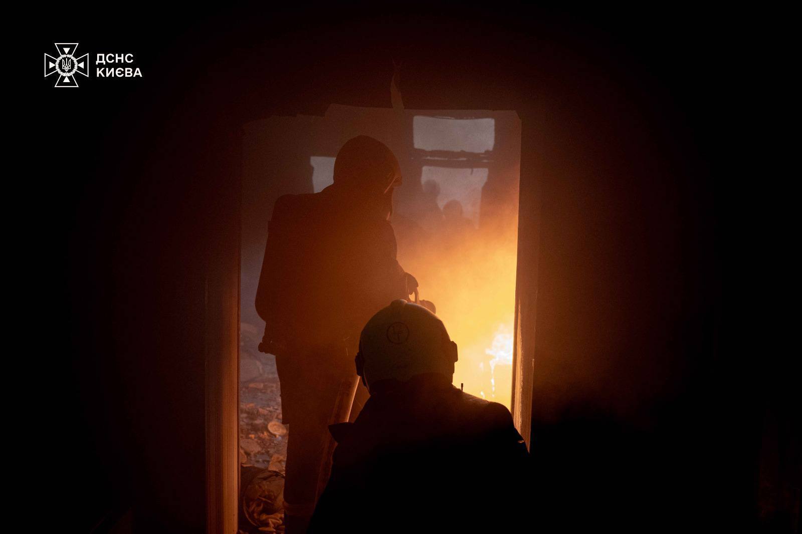 В центре Киева на Крещатике произошел пожар в гостинице "Днепр": что известно. Видео