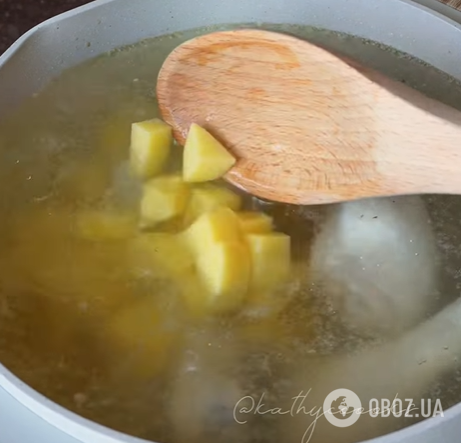 Вкусный наваристый суп с гречкой: прекрасно согревает в период холодов