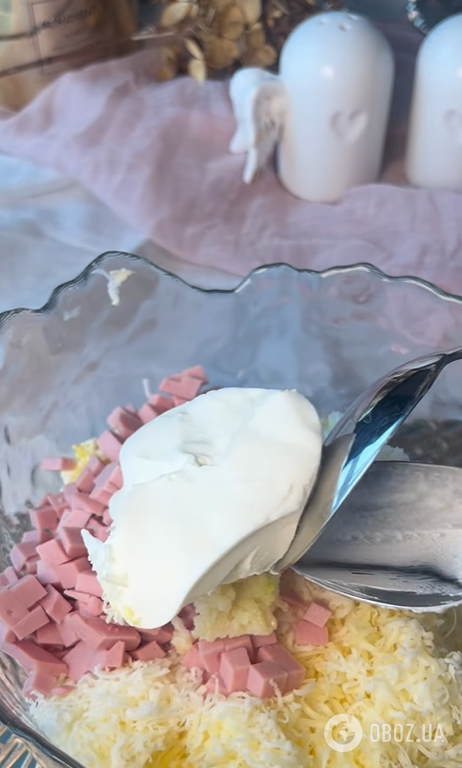 Ленивые трубочки из лаваша с колбасой и сыром: готовятся максимум 15 минут