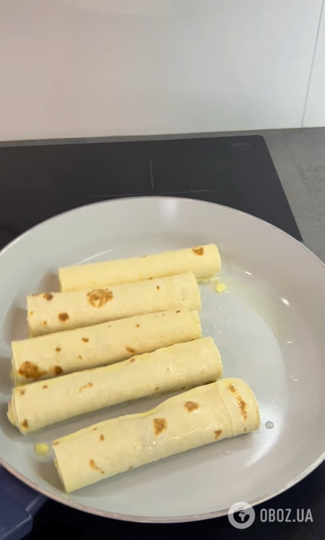 Ленивые трубочки из лаваша с колбасой и сыром: готовятся максимум 15 минут