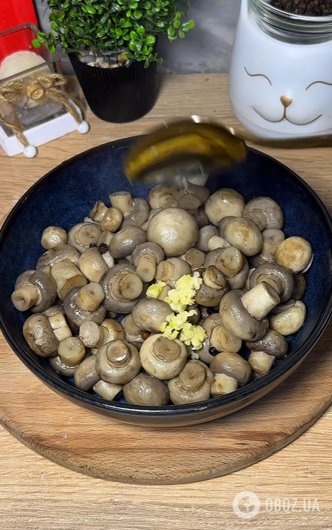 Как вкусно замариновать шампиньоны: рецепт за 10 минут