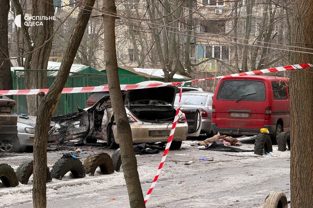 В Одесі вибухнуло авто: загинув 21-річний чоловік. Фото та відео
