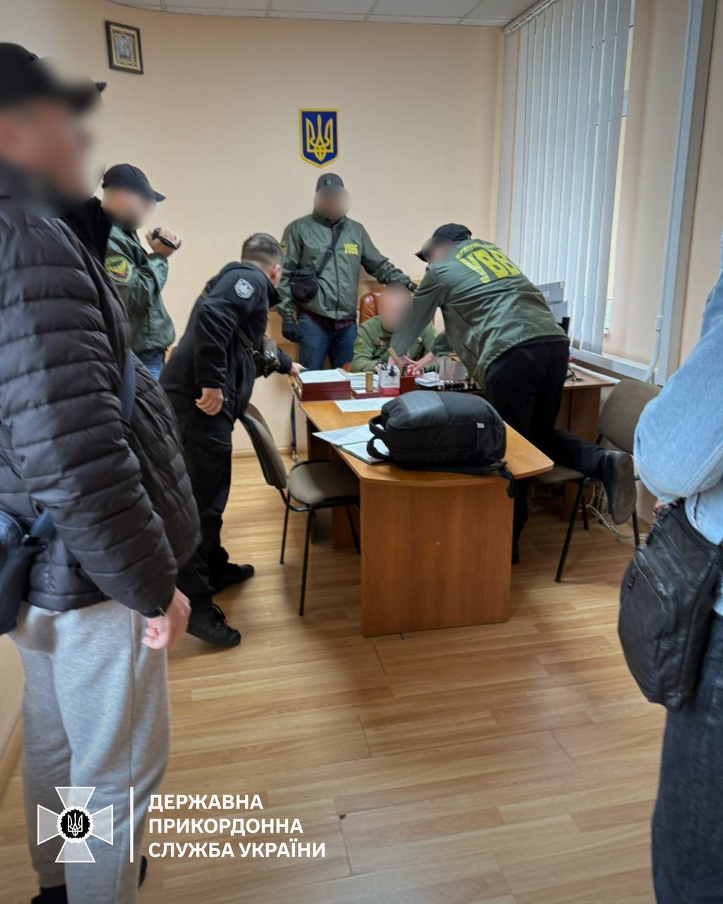 Способствовал незаконному переводу военных из зоны боевых действий в тыловые подразделения: в Украине будут судить главу ВВК