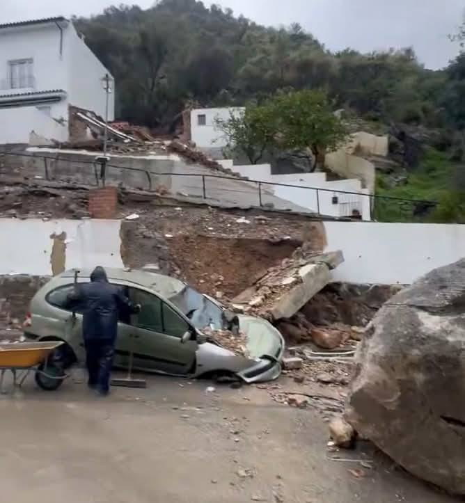 Іспанію і Португалію накрив шторм Леонардо: загинула людина. Відео