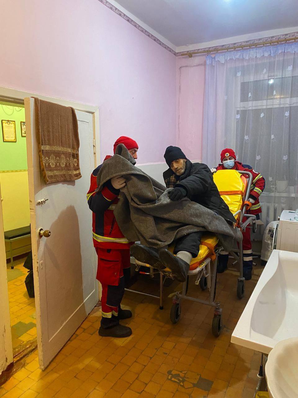 На Херсонщине российский дрон атаковал эвакуационное авто: есть погибший и раненые