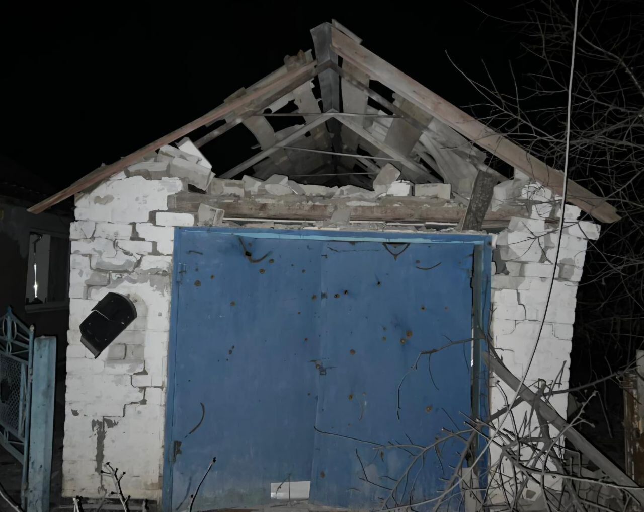 Оккупанты ударили по Днепропетровщине, произошли пожары: погиб мужчина, есть пострадавшие