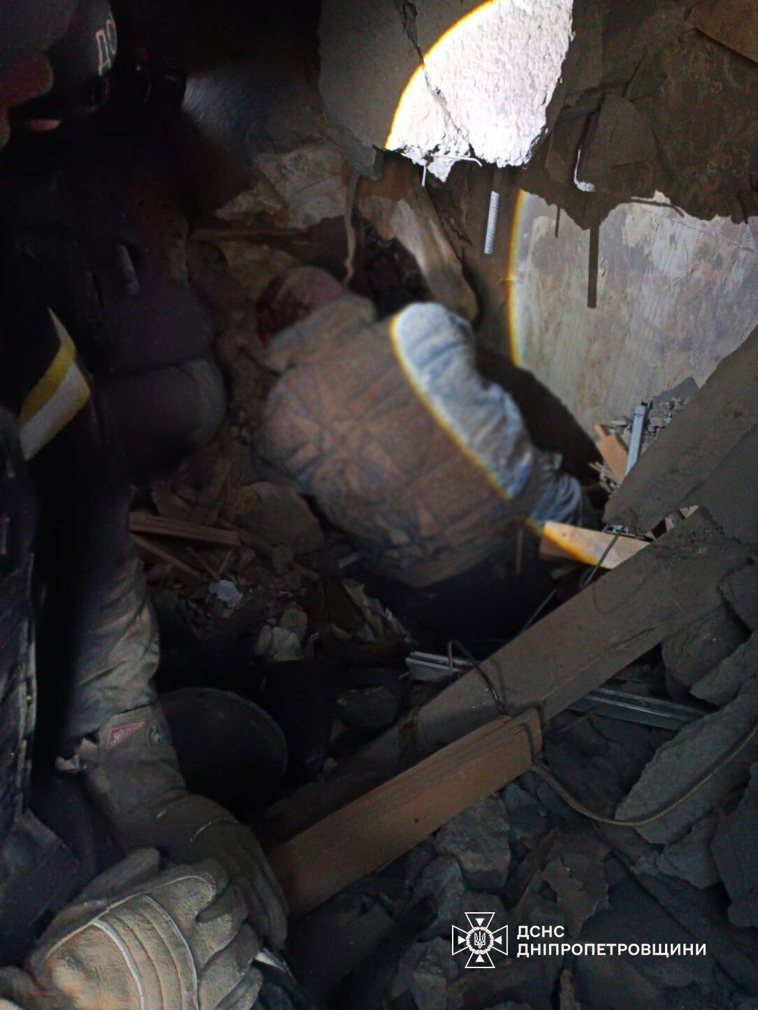 Оккупанты ударили по Днепропетровщине, произошли пожары: погиб мужчина, есть пострадавшие