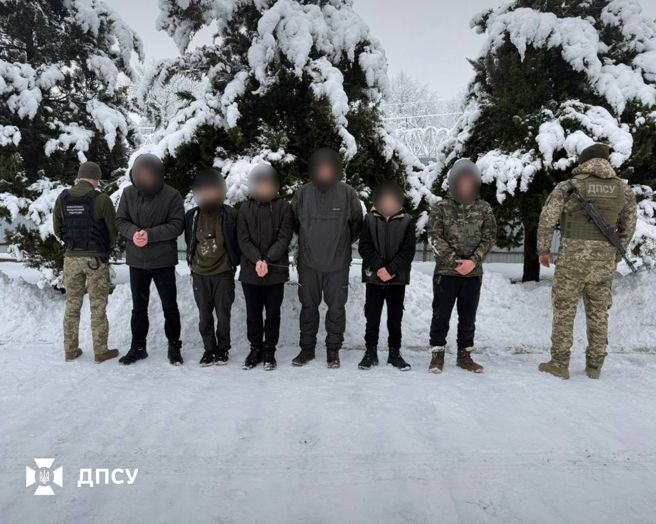 Схема на €45 тыс: в Украине сорвали попытку незаконного пересечения границы с Румынией группой мужчин. Фото