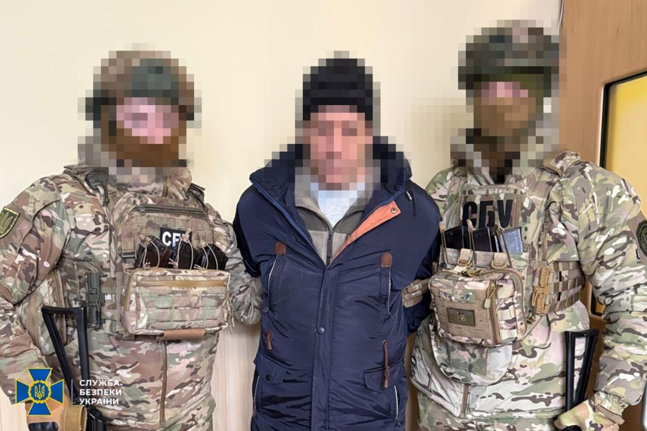 Діяли порізно: СБУ затримала двох агентів РФ, які наводили ворожі КАБи на оборонців Донеччини. Фото