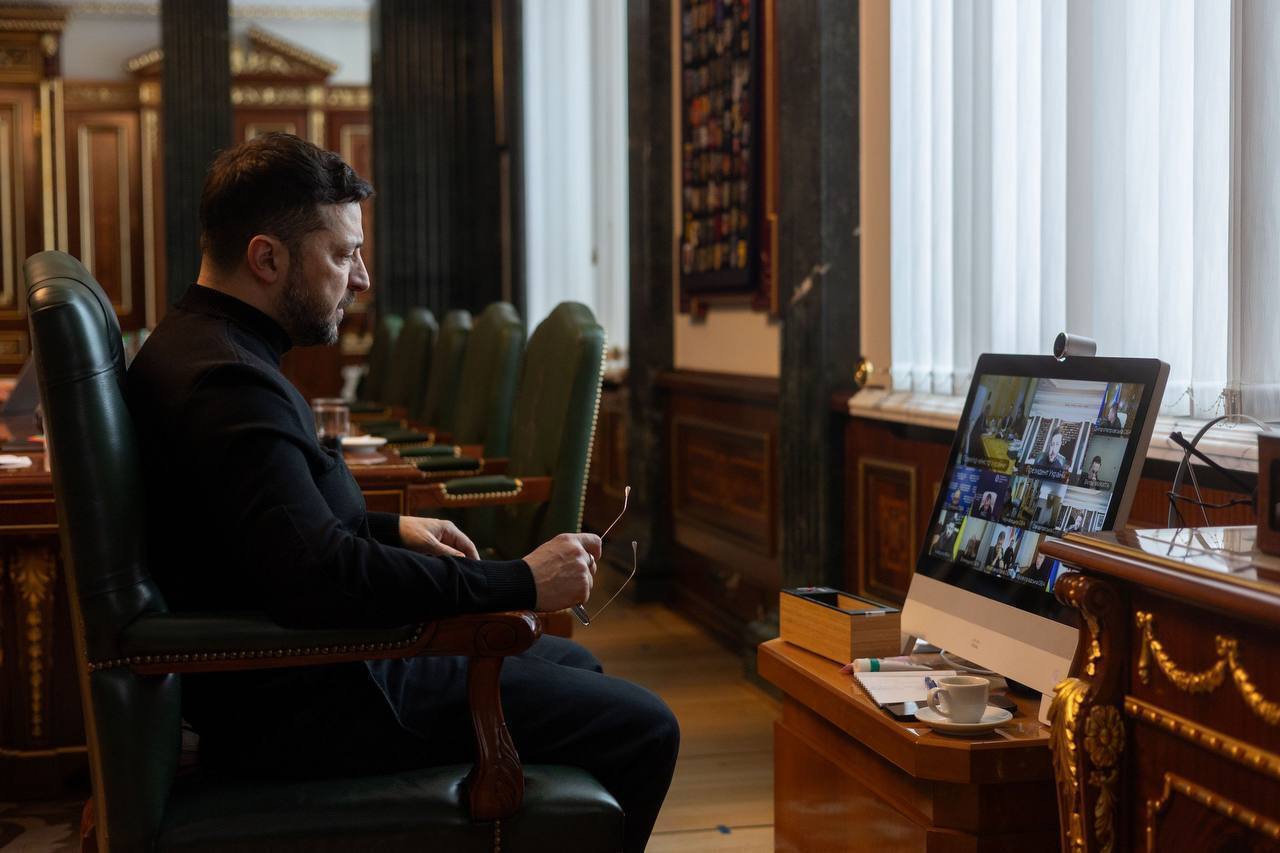 "Считаю неудовлетворительной работу Воздушных сил в части регионов": Зеленский провел селектор и дал поручение