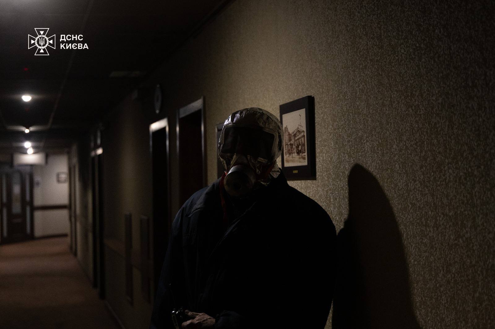 У Києві в готелі "Дніпро" на Хрещатику сталась друга за два дні пожежа: усі подробиці. Фото