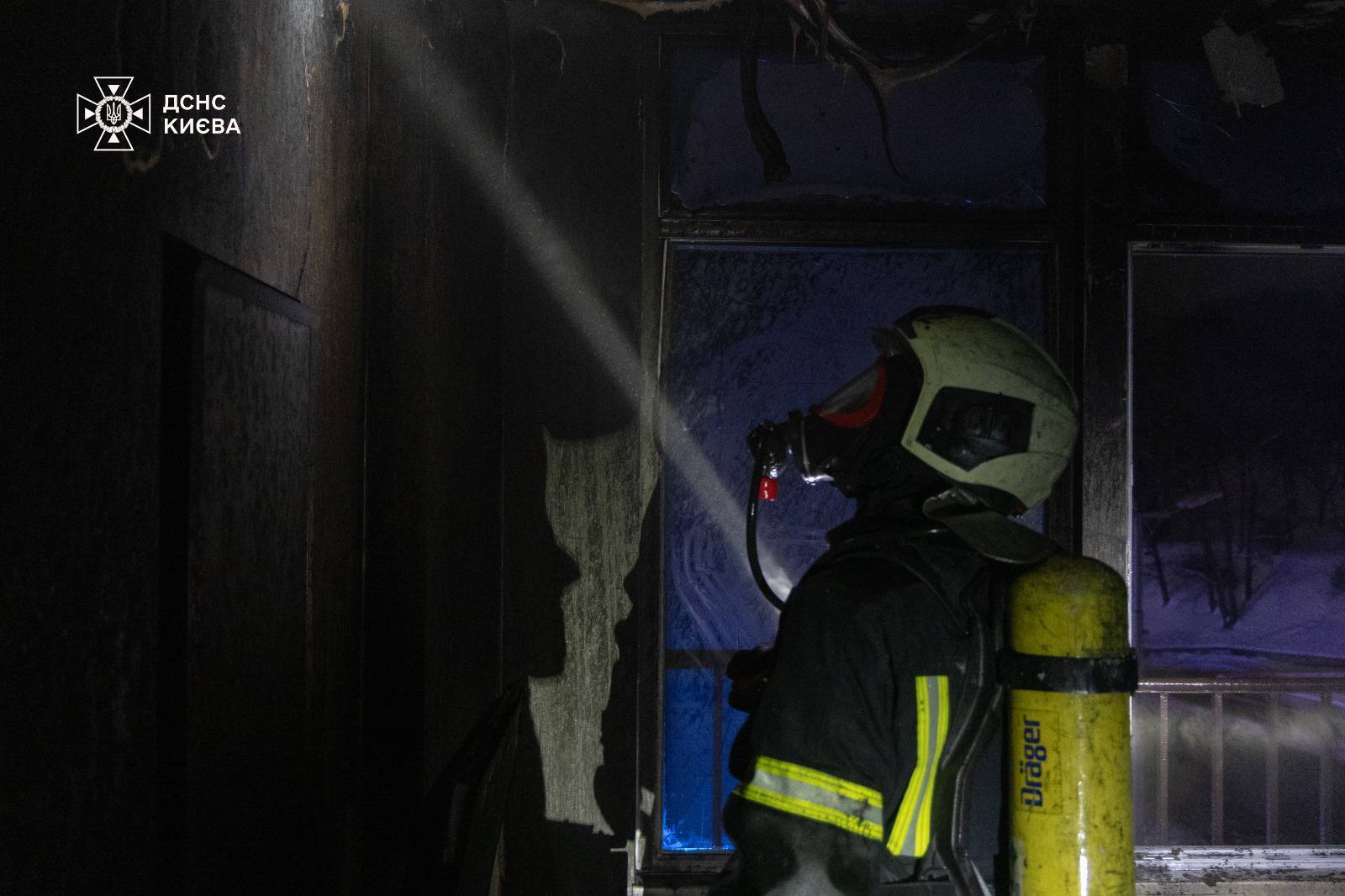 У Києві в готелі "Дніпро" на Хрещатику сталась друга за два дні пожежа: усі подробиці. Фото