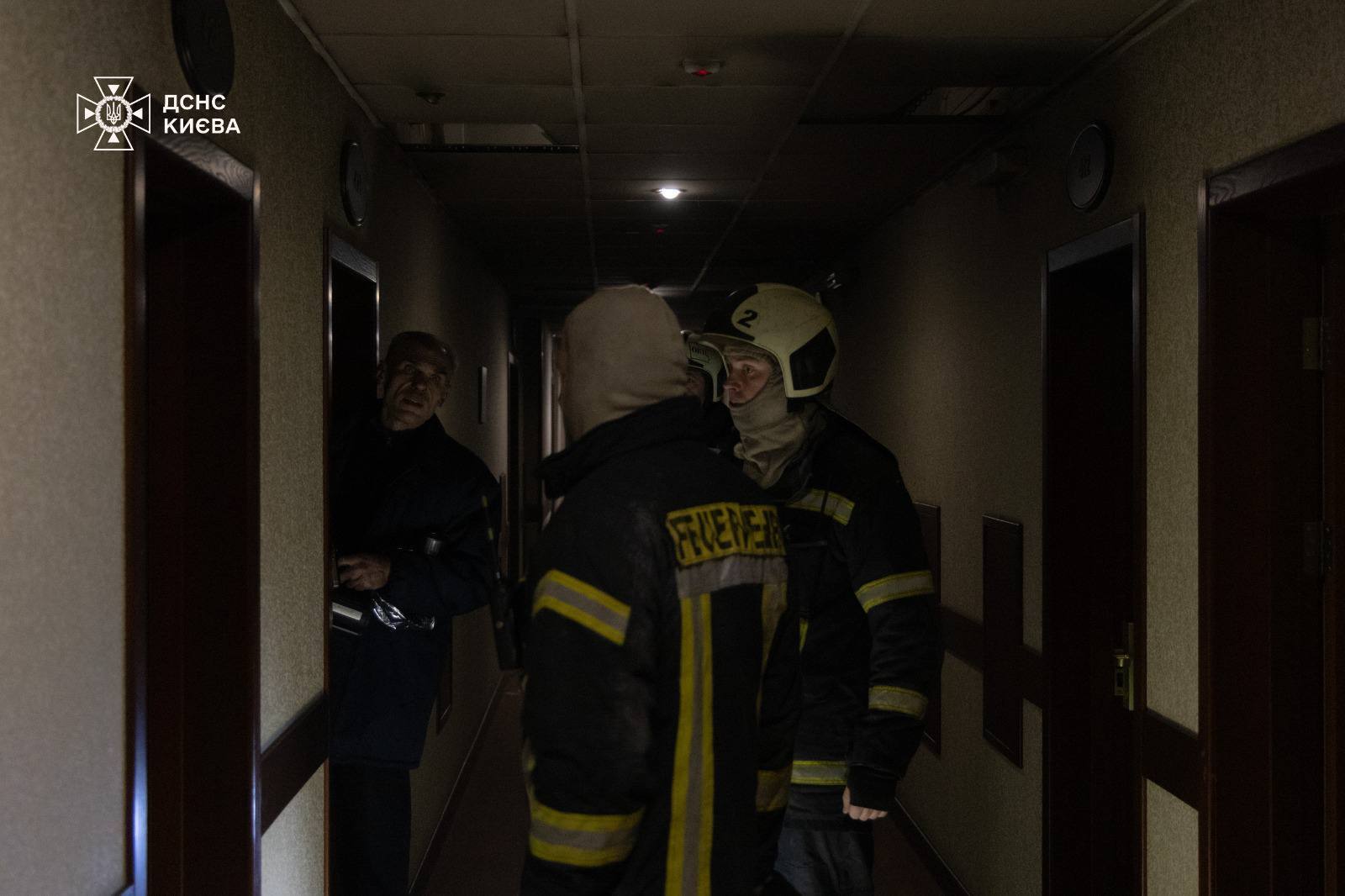 У Києві в готелі "Дніпро" на Хрещатику сталась друга за два дні пожежа: усі подробиці. Фото
