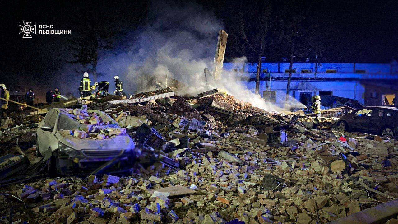 У Стрийському районі на Львівщині пролунав сильний вибух: одна людина загинула, троє постраждали. Фото і відео
