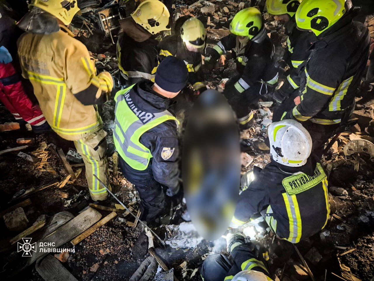 У Стрийському районі на Львівщині пролунав сильний вибух: одна людина загинула, троє постраждали. Фото і відео