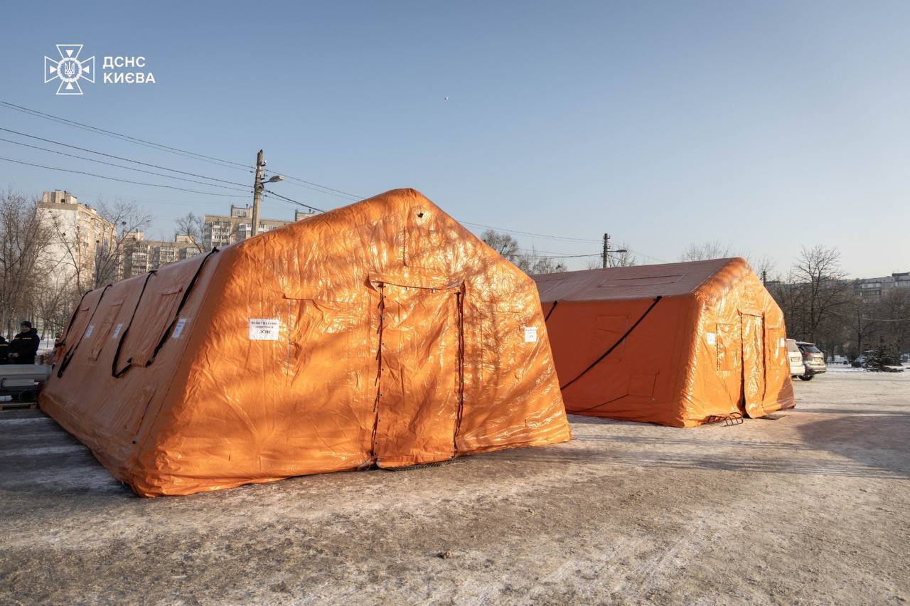 Принимают по 9 тыс. человек в сутки: как функционируют Пункты несокрушимости в Киеве. Фото