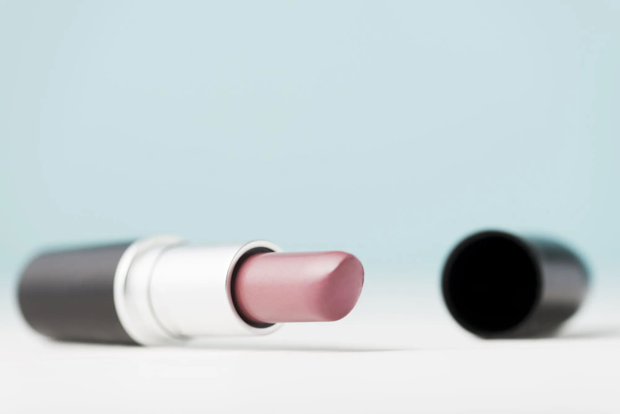 Так робили Памела Андерсон і Періс Хілтон: у моду повернулися "балетні губи"