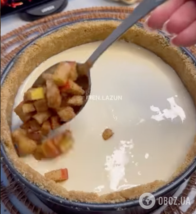 Яблочный чизкейк "Пальчики оближешь": делимся рецептом очень вкусного, ароматного десерта