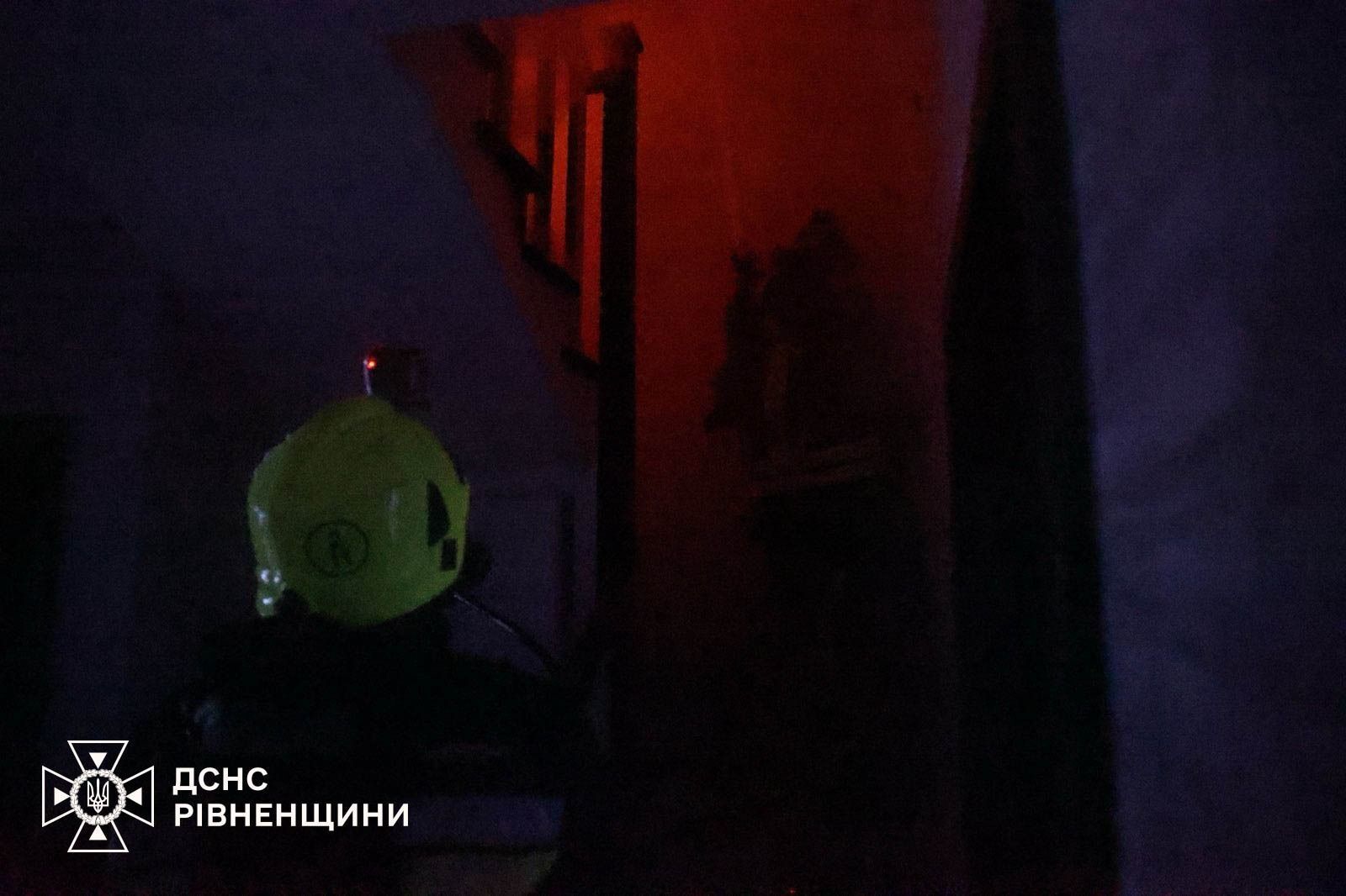 Повреждены дома и инфраструктура, есть раненые: войска РФ атаковали Ривненскую и Хмельницкую области. Фото