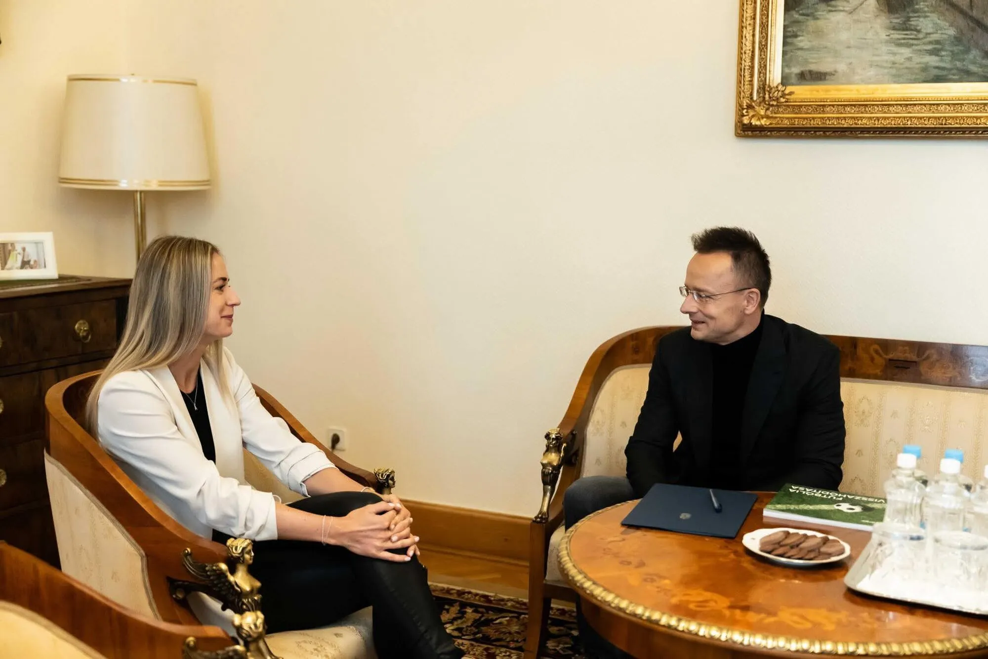 "Возмутительно и скандально": Сийярто набросился на украинскую теннисистку, которая отказалась пожать руку венгерке