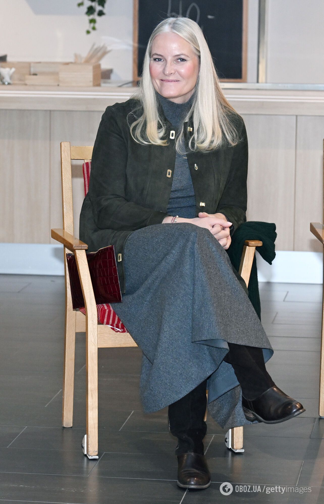 Кронпринцеса Норвегії, яка багато років листувалася з Джеффрі Епштейном, публічно перепросила за дружбу зі злочинцем