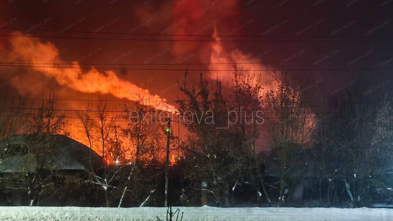 Под ударом был химзавод: дроны атаковали Тверскую область, произошел пожар. Фото и видео