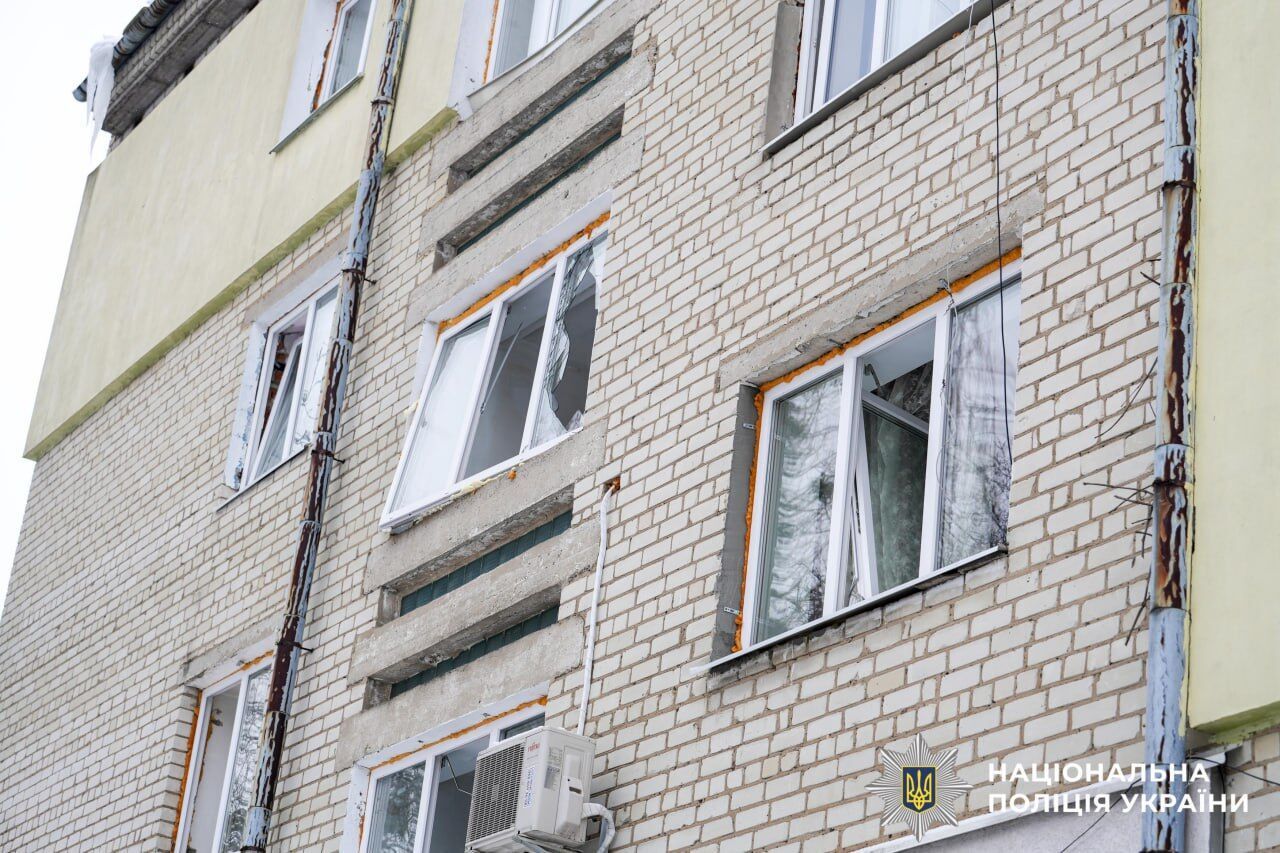 Повреждены дома и инфраструктура, есть погибший и раненые: войска РФ атаковали Ровенскую и Хмельницкую области. Фото