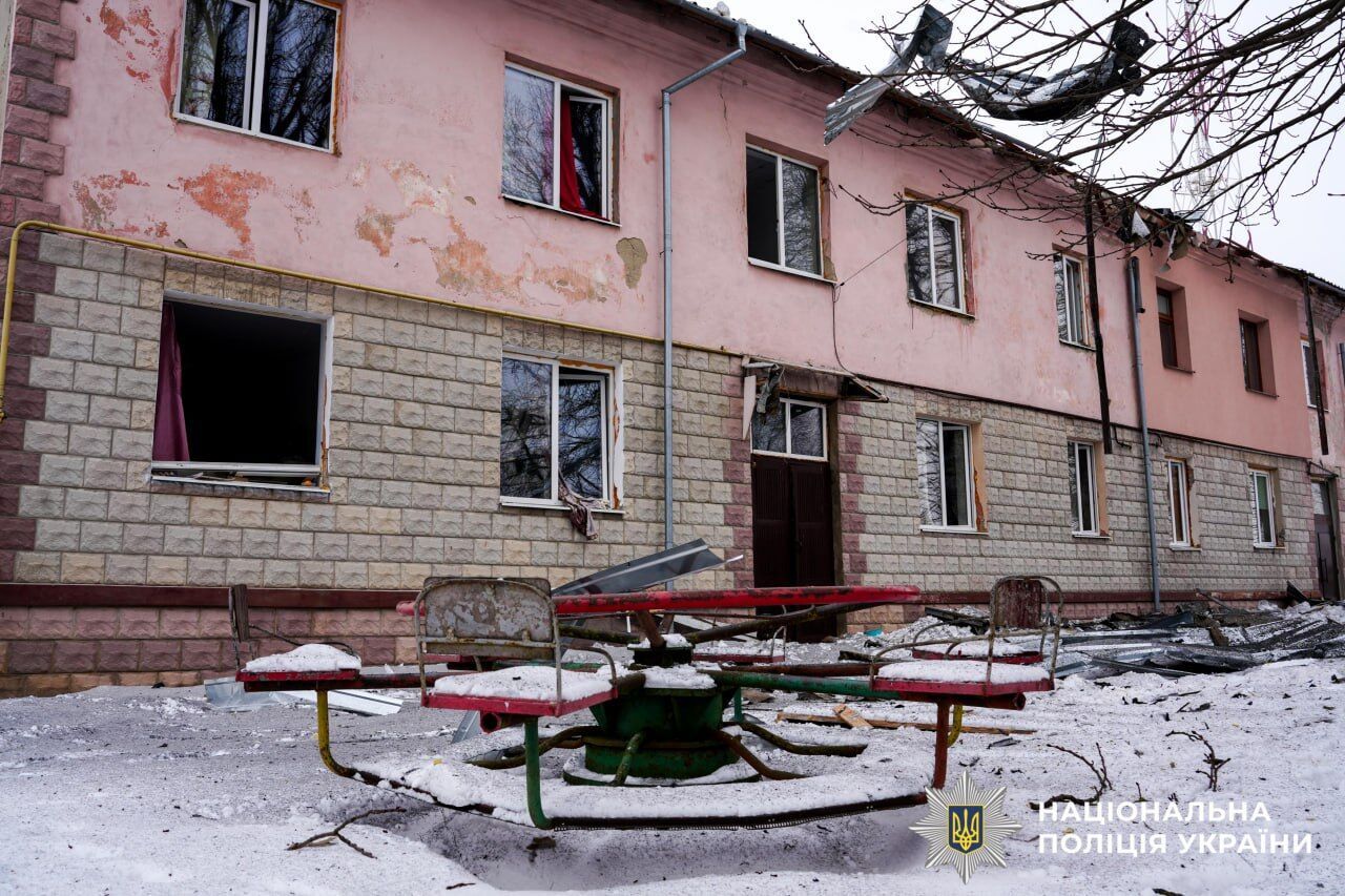 Повреждены дома и инфраструктура, есть погибший и раненые: войска РФ атаковали Ровенскую и Хмельницкую области. Фото